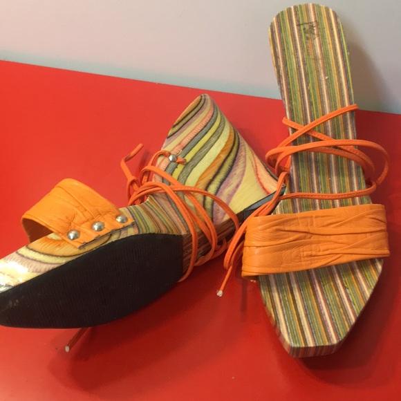 Beautiful Vintage Sandals Size 7 NWT - Picture 2 of 2